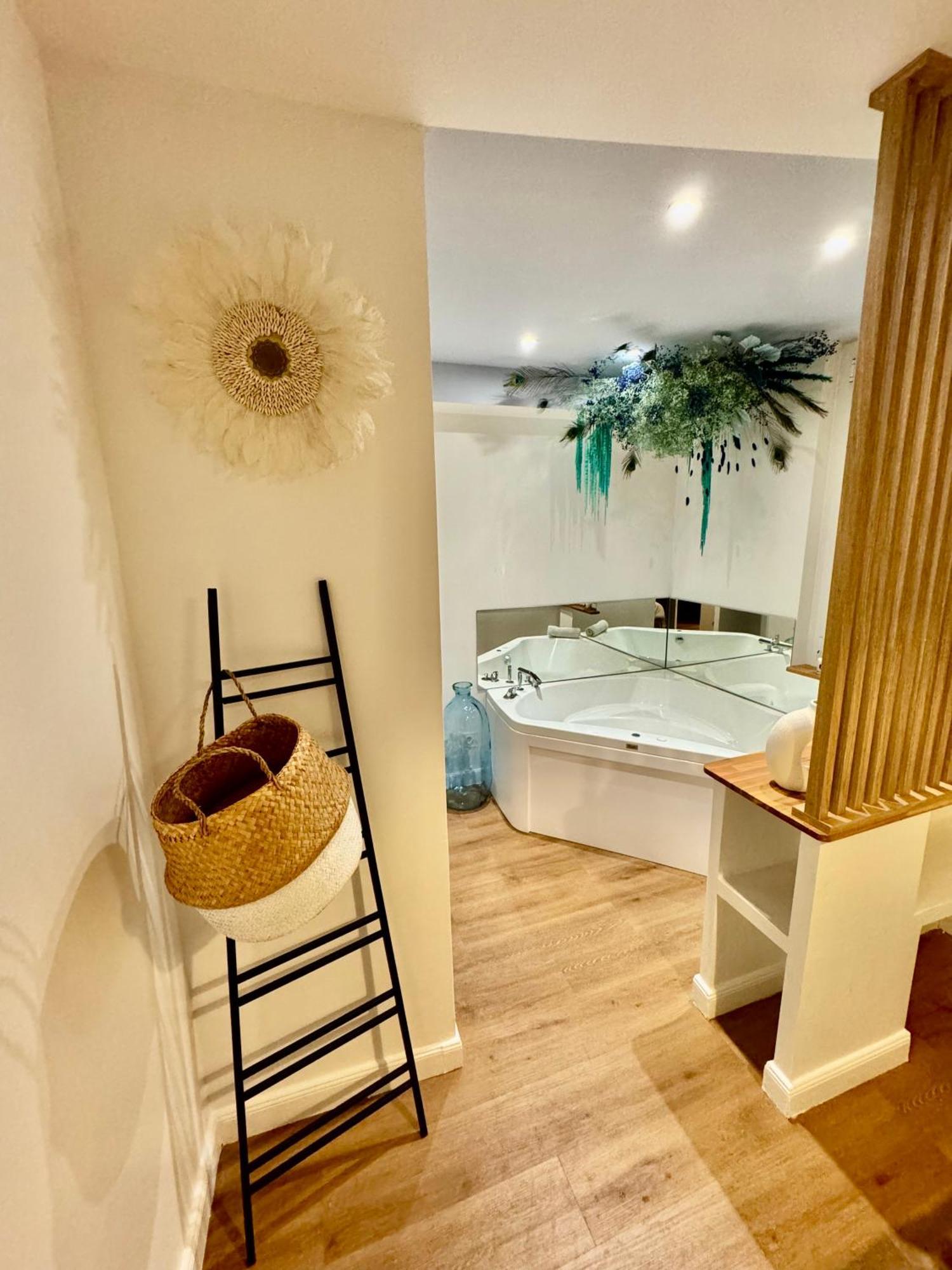Le Jardin Secret - Balneo & Spa มงต์เปอลิเยร์ ภายนอก รูปภาพ